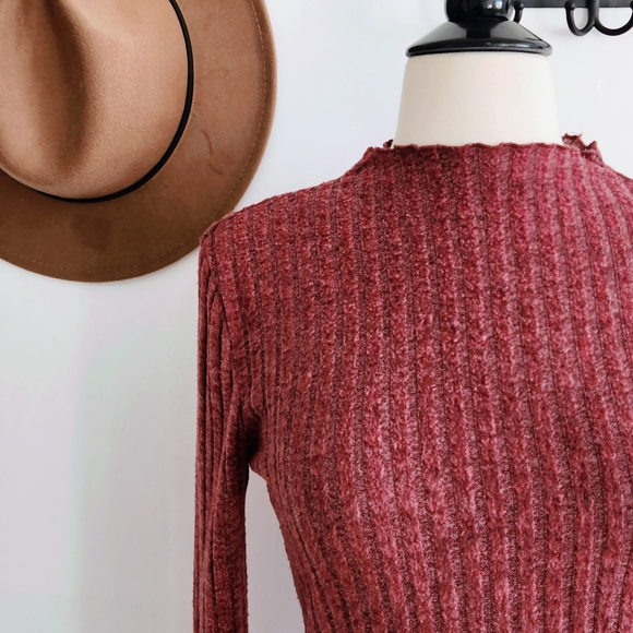 SHEIN Tops - SHEIN Ribbed Red Bodysuit